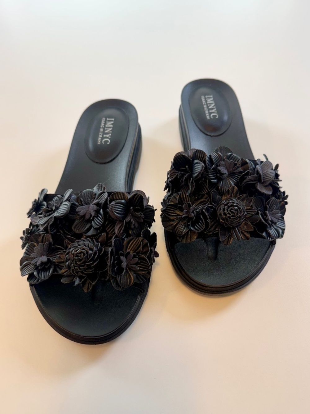 IMNYC Isaac Mizrahi Black 3D Floral Slide Sandals Size 7